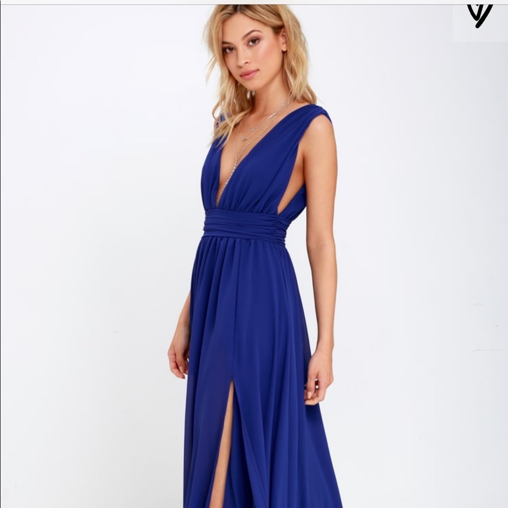 Elegant burgundy maxi dress.